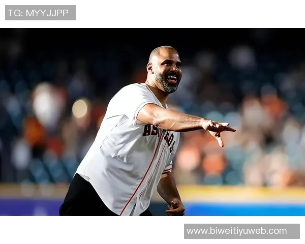 乌度卡调侃狄龙全场互动揭秘两人赛场幽默瞬间